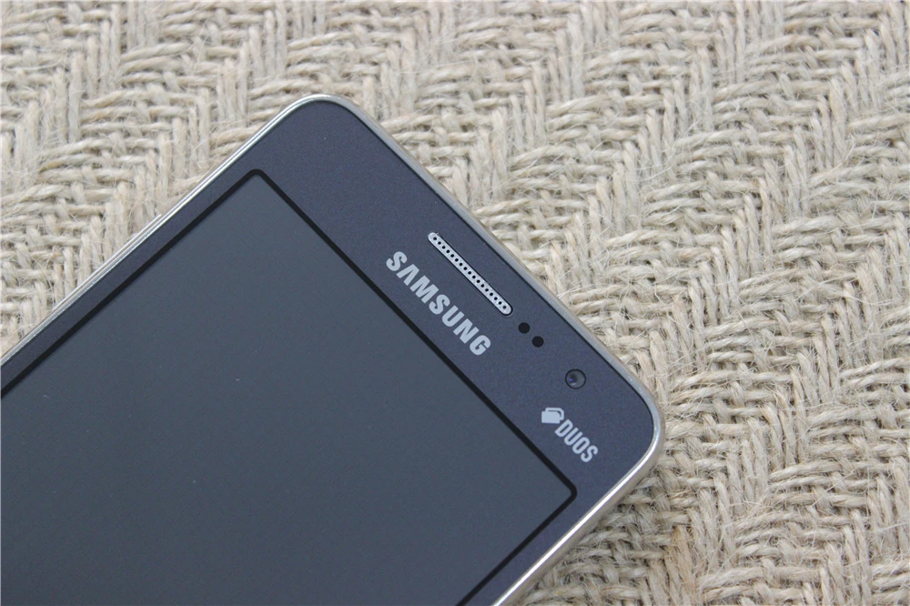 Samsung Galaxy Grand Prime G530H смартфон с 5 дюймовым дисплеем четырёхъядерным процессором озу