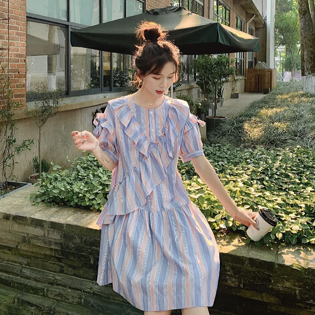 

Photo Shoot CHIC Vigorous by Age Multi-color Stripe Mid-length Pleated Frilled Loose-Fit Flounced A- line Dress