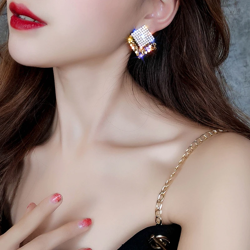 2019 hot fashion jewelry simple square luxury crystal stud earrings Golden metal earrings for Girls gift for woman