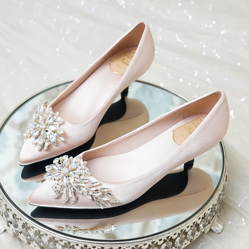 bridesmaid shoes champagne