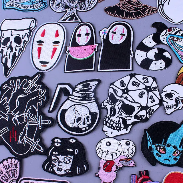 Japan Anime Cartoon Patches On Clothes Skull Heart Iron on Embroidered Patches For Clothing DIY Hippie Stripe Applique Badge diy