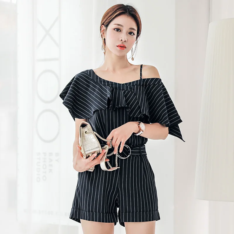 

2019 Summer New Style Goddess-Style Elegant Two-Piece Set off-Shoulder Striped Shirt Sweet Camisole Set Pants