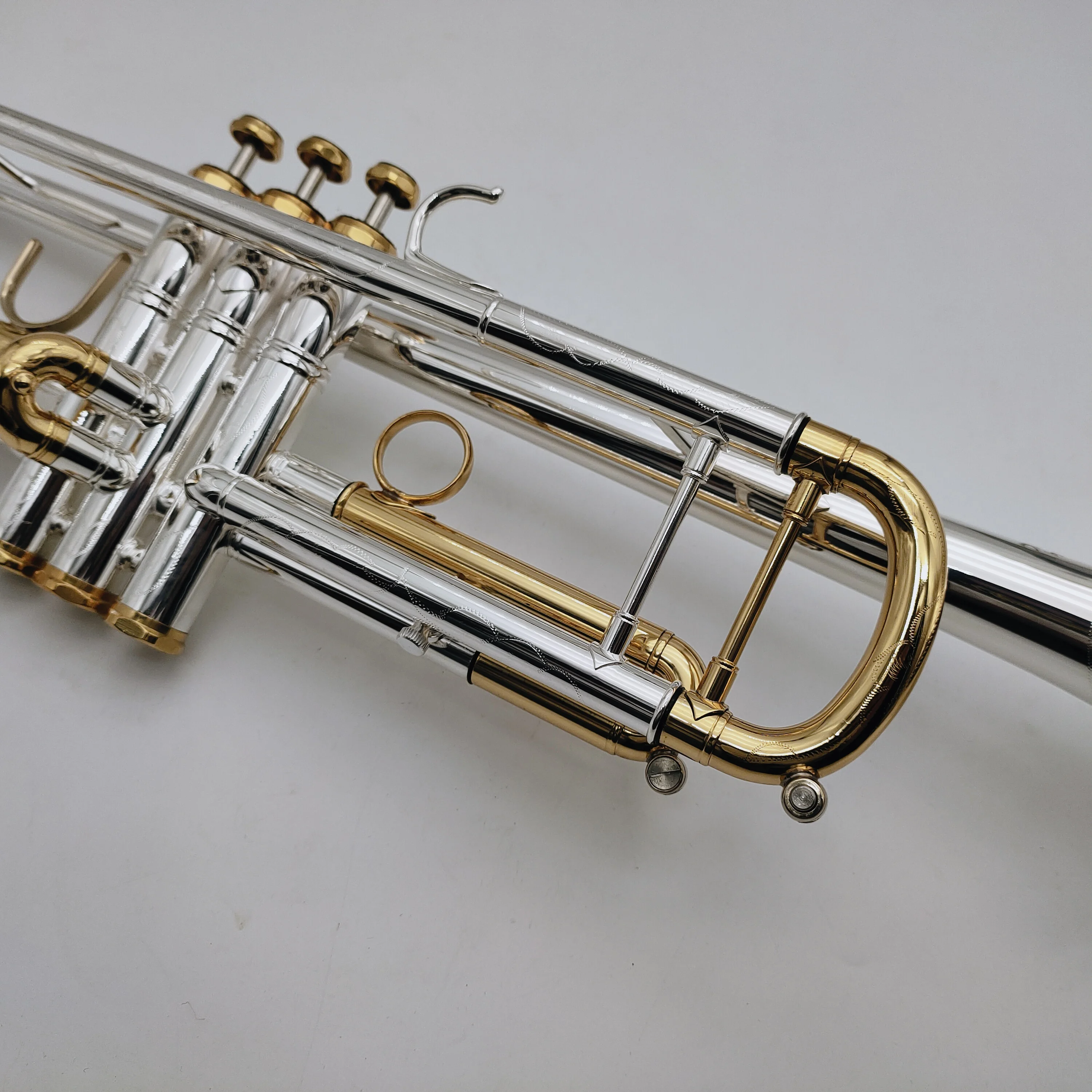 BACH Trumpet LT180S-72 B Flat Sliver Plated Brass Instrument With Leather Case
