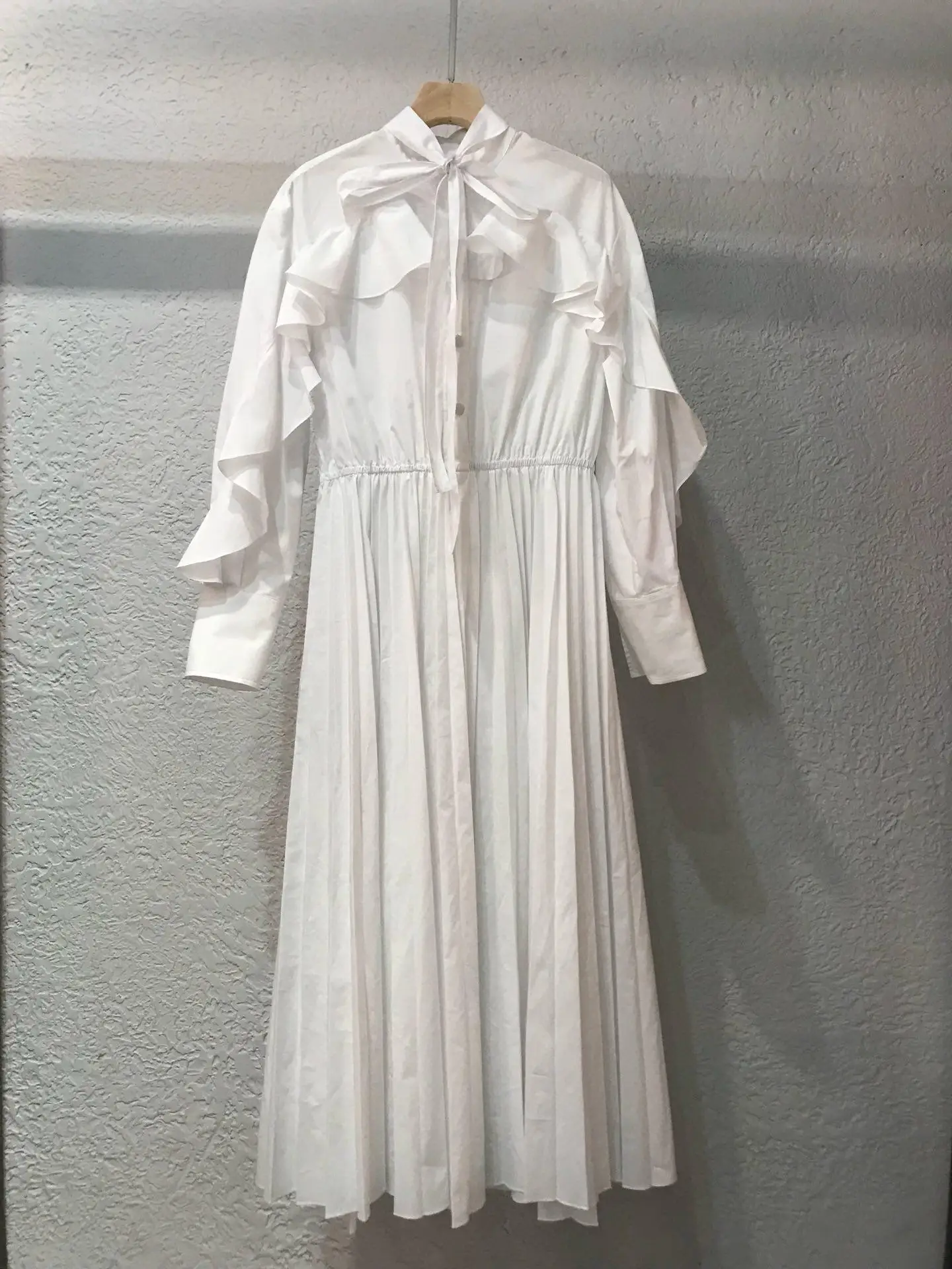 

2019 new ladies fashion long-sleeved stand-up collar streamlined ruffled pleated dress 0831