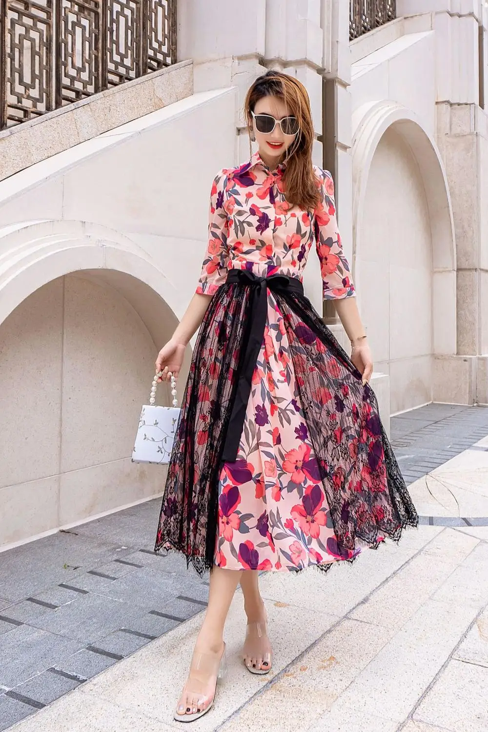 

2019 summer Europe and the United States foreign trade women's fresh print waist French small pleated dress with lace girdle