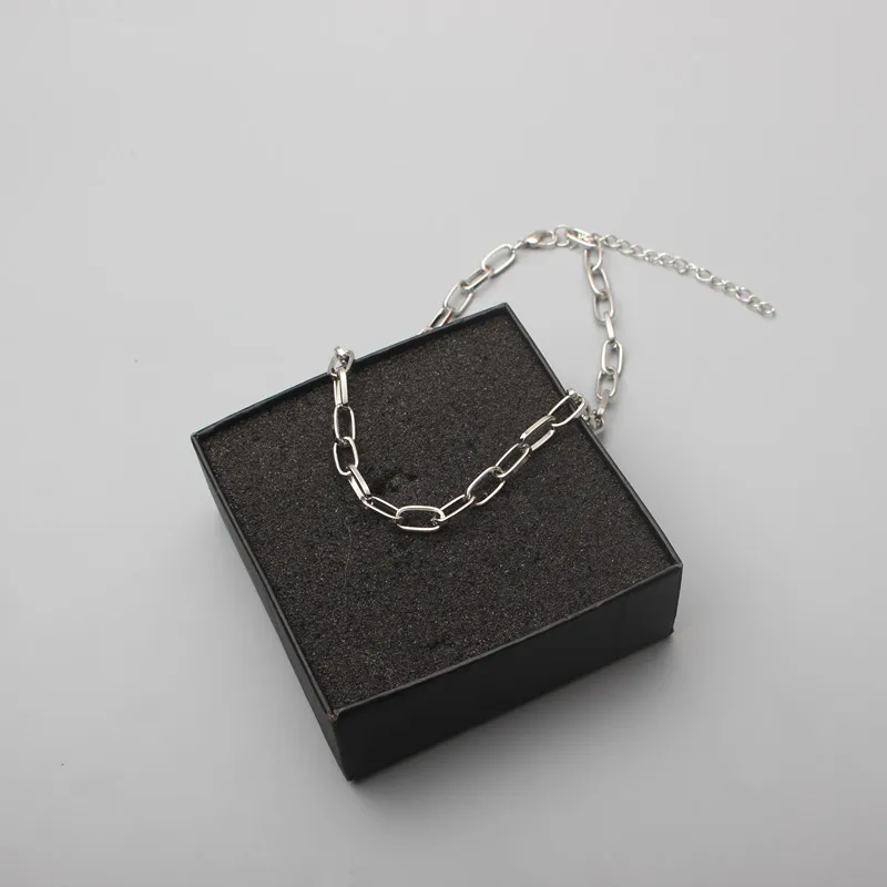 Goldfarbene kurze Kettenhalskette für Frauen, sexy Halsketten, Persönlichkeits-Punk-Halsschmuck, Hohlketten-Halsketten, Bijoux. – Detail 6