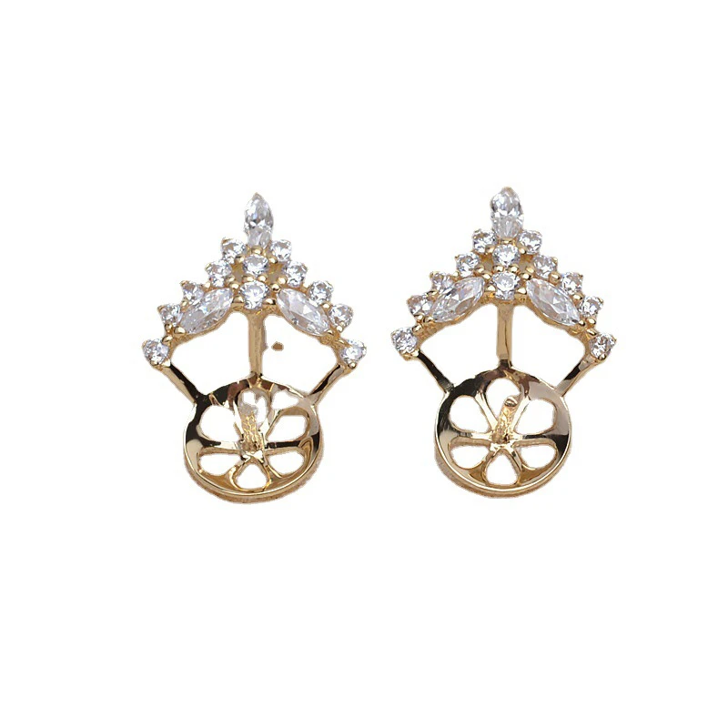 Рисунок 5 - Оригинальные золотые серьги в форме сердца AU 750 18K