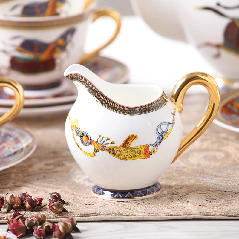 Ретро Подарочная лошадь Классический костяной фарфор кофейная чашка блюдце день