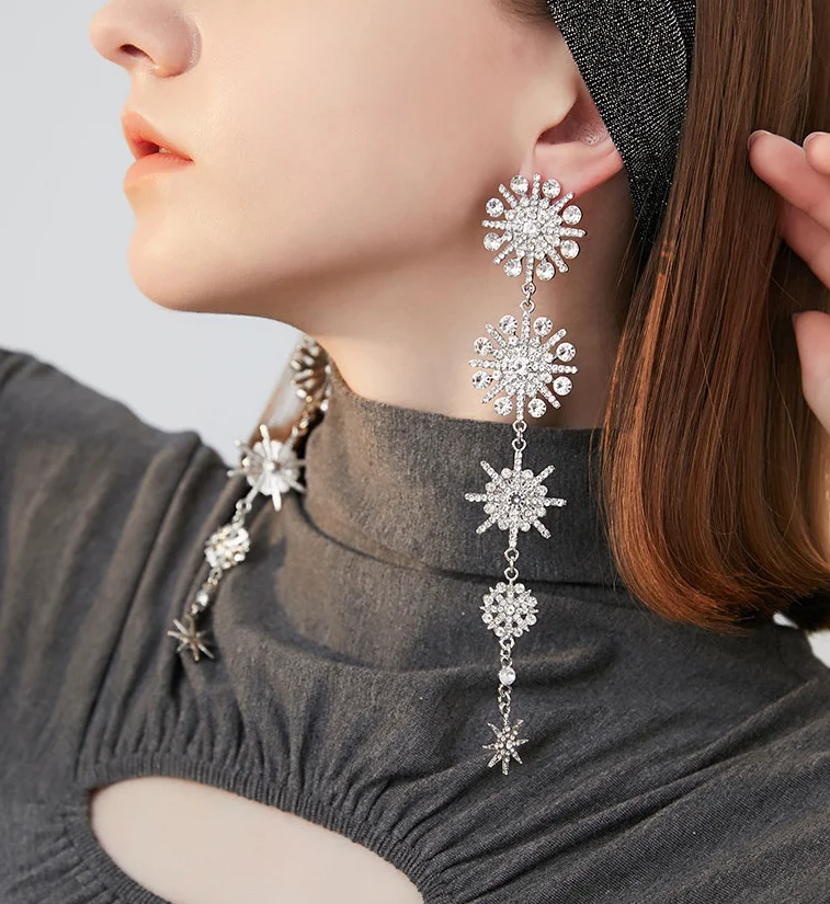 2023 trend Long tassels earrings boasting pendant female Unusual Stud earrings fashion jewelry for women