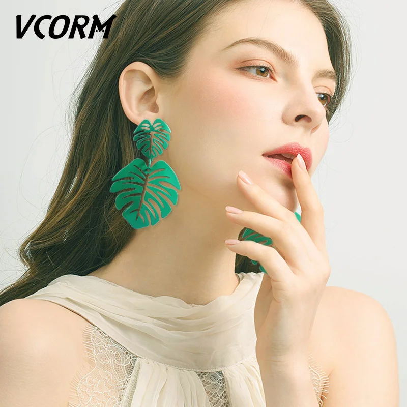 VCORM корейские классические длинные акриловые золотые Висячие серьги для женщин