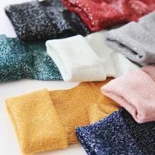 Новые Женские однотонные блестящие женские хлопчатобумажные носки, простые носки для девочек, толстые повседневные длинные носки с металлической линией, красный серый синий