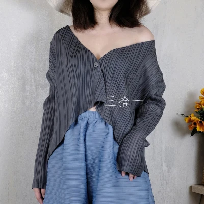 Горячая Miyake новые складки soild v-образным вырезом одной кнопки тонкий длинный рукав кондиционер пальто