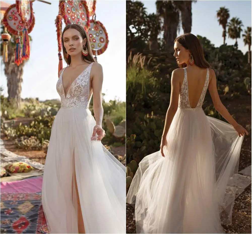 

Платье Свадебное ТРАПЕЦИЕВИДНОЕ с глубоким V-образным вырезом, кружевной аппликацией и открытой спиной