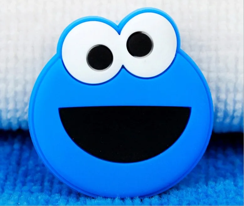 Горячая Распродажа Peko doraemon Пикачу Элмо печенье монстр брошь Одежда сумка булавка креативный ПВХ игрушка-бейдж для детей - Цвет: 2