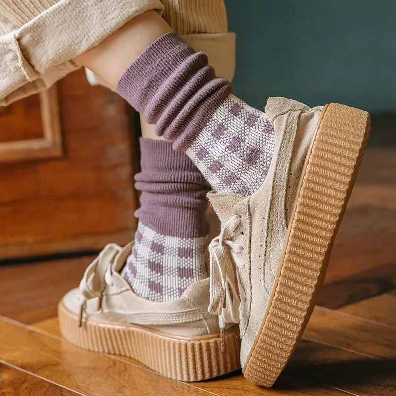 Милые клетчатые хлопковые женские носки, удобные дезодорирующие толстые теплые носки, зимние Новые повседневные однотонные женские носки