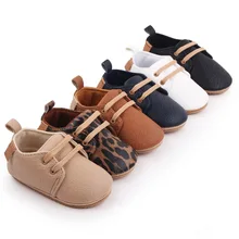 Chaussures rétro en cuir pour bébés, semelle en caoutchouc antidérapante, multicolore, pour les premiers pas du nouveau né, nouvelle collection