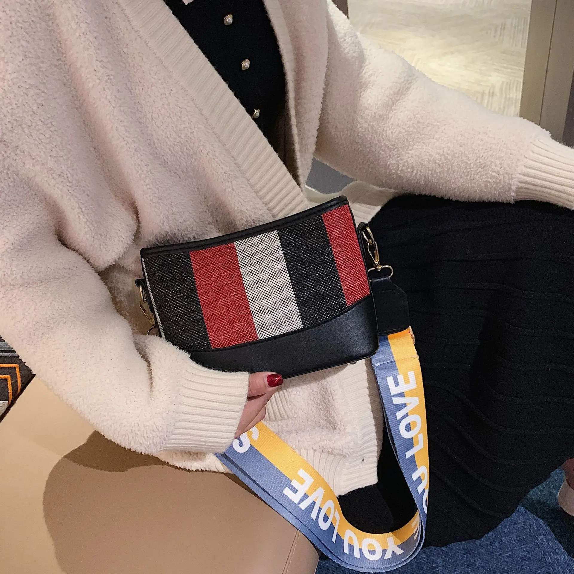 

Women's New Impact Canvas Bucket Bag Striped Wide Shoulder Strap Shoulder Messenger Bag