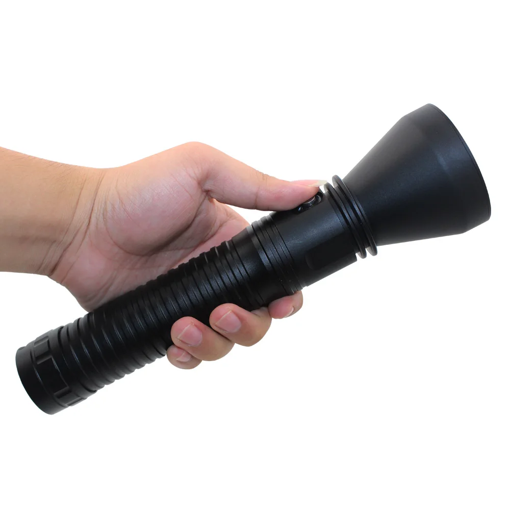XHP70.2 Diving Flashlight (2)