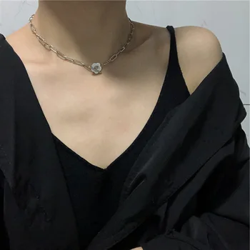 

Titanium Steel Necklace Female INS Flowers Clip Choker Necklace Choker Non-mainstream Jewelry Necklace Pendant