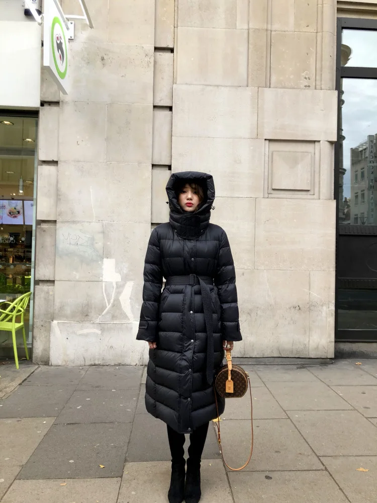 Зимняя Классическая Женская куртка на утином пуху 90%, черное белое пальто, зимняя длинная парка, женская тонкая теплая верхняя одежда с пальто с поясом 767