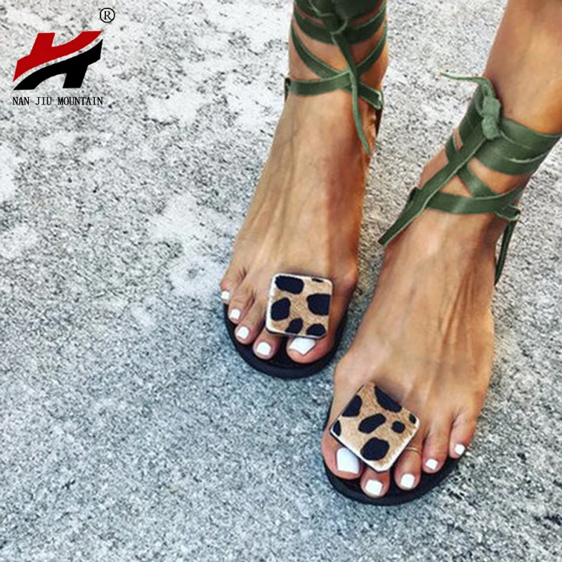 NAN JIU MOUNTAIN/ летние сандалии на завязках Для женщин с открытым носком, на плоской подошве с леопардовым принтом Повседневная обувь в гладиаторском стиле, большие размеры 35–43