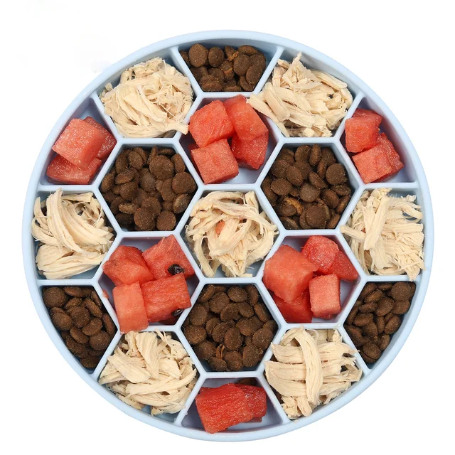 Pet Dog Slow Feeder 2021 New Style Silicone Suction Cup Honeycomb Slow Food Bowl Slow Down Eating Feeder Food Training Bowl 2