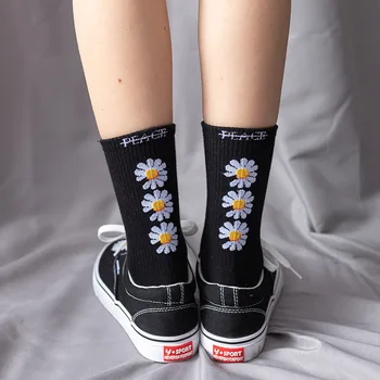 

Socks Ins Small Daisy Socks In Tube GD Peace Men and Women Small Flower Personality Trend SocksBlack High-top Cotton Men's Socks