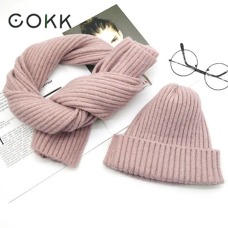 Baratos COKK sombrero de punto con bufanda de invierno cálido sombrero de las señoras y bufanda sombreros elásticos para las mujeres niñas conjunto de dos piezas de protección del oído suave cálido