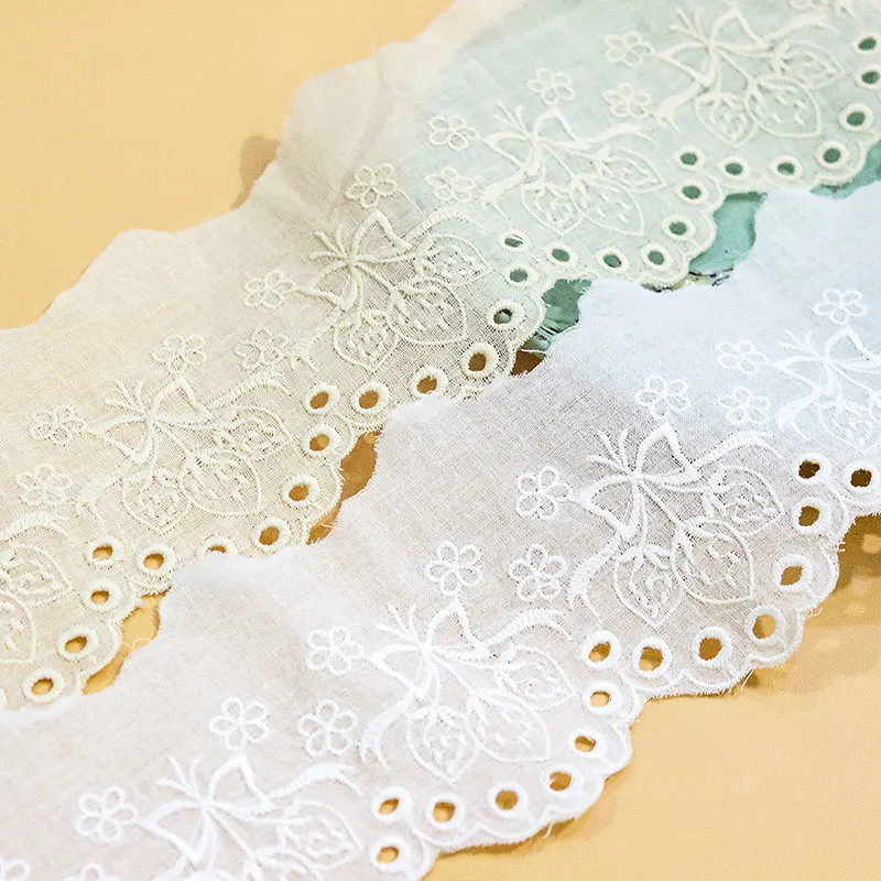 

5 Yards/bag New Cotton Strawberry Bowknot Embroidered Lace Garment Accessories 7.5cm