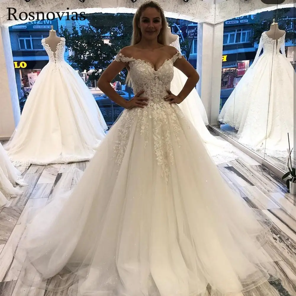 

Long Off Shoulder Wedding Dresses 2020 Lace-up Back Sweep Train Lace Appliques Modern Bridal Gowns Vestido De Novia Custom