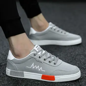 

New Loafers Men Casual Shoes Sneakers star Summer Canvas Shoes White Anti-Slip Chaussure Homme Comfortable Man Flats Size 39-44