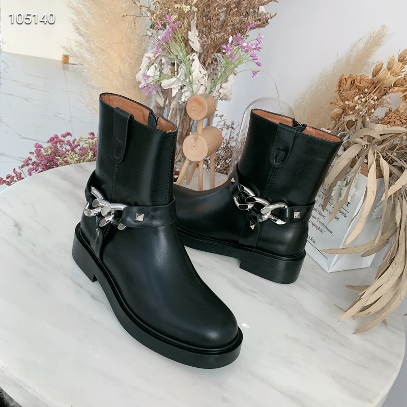

High quality New style winter woman Genuine leather High-end domineering chain Martin boot luxury Designer Short boots size35-41