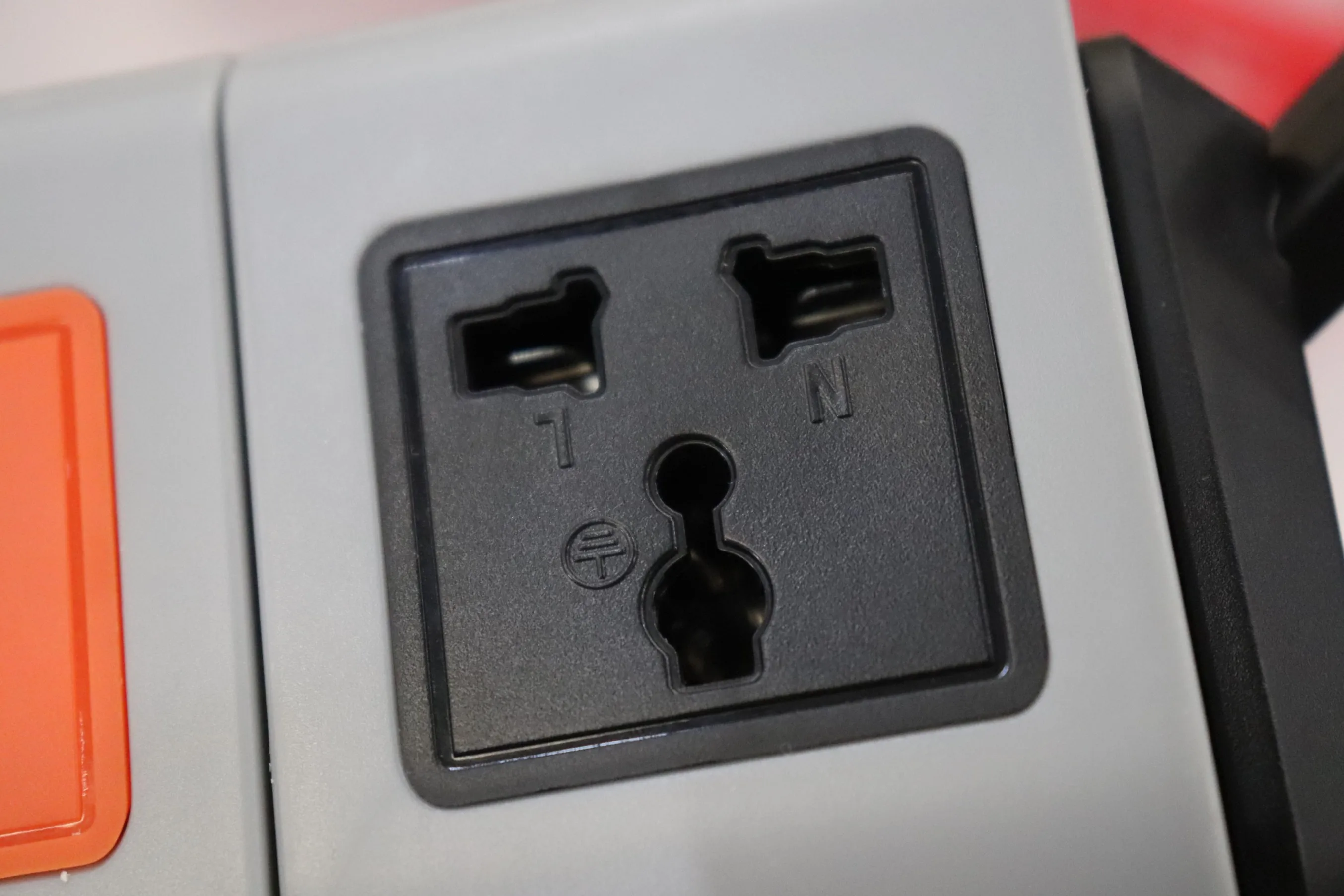 ПК+ ABS анти-гром защита от перегрузки 7 выходов 2 usb порта 2 слоя разъем ЕС стабилизатор напряжения плата питания 2500 Вт