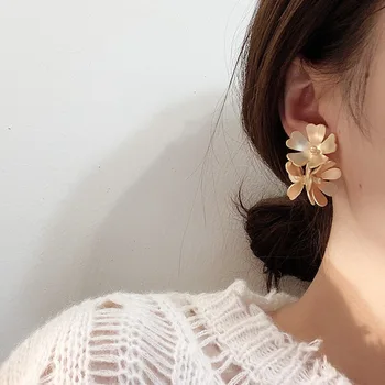 

2019 S925 Silver Exaggerated Wild Metal Flower Stud Earrings for Women Korean Gold Color Hoop Geometric Earring Charm Jewelry