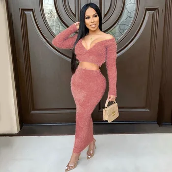 

2019 Winter Plush 2 Piece Outfits Casual Crop Top Pack Hip Skirt Long Sleeve Sweatsuits For Women V-neck Top Bust Skirt Set