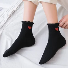Женские носки на осень и зиму, Повседневные Дышащие милые носки, хлопковые цветные женские модные милые носки с сердечками для девушек
