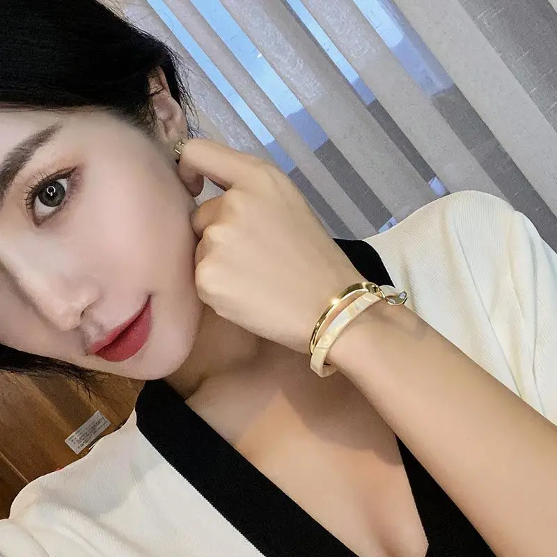 Bangle Bracelet Simple White Shellfish Board Bend Metal Geometric Overlap Acetic Resin Open Bangle For Women Girls bangle bracelet zirconia bangle snake bangle bracelet