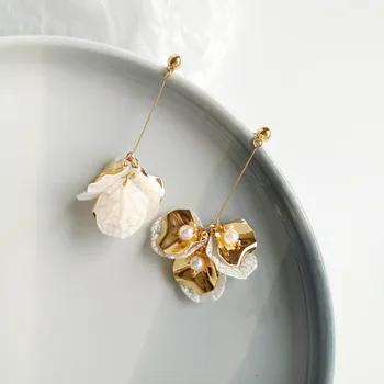 

Beautiful Gold Petals Long Clip on Earrings Holidy White Flowers Earrings 925 Silver Needle