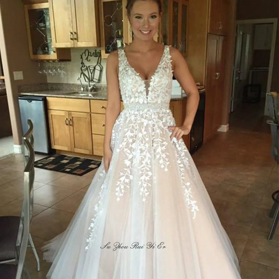 

Sexy V-neck Prom Dresses 2019 Plus Size White Tulle Long Dress With Appliques Floor Length A-line Formal Gown Vestidos De Gala