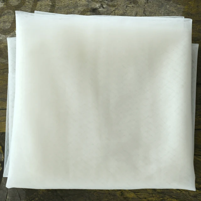 TOPQUEEN V30 1 Tier Cute Edge Bridal Wedding Veil for Bride Elegant Wedding Short with Comb Elbow Length Cathedral High Quality Ivory