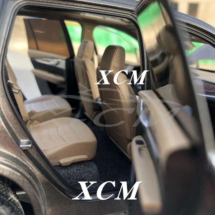 Литая модель автомобиля для XT6 1:18+ маленький подарок