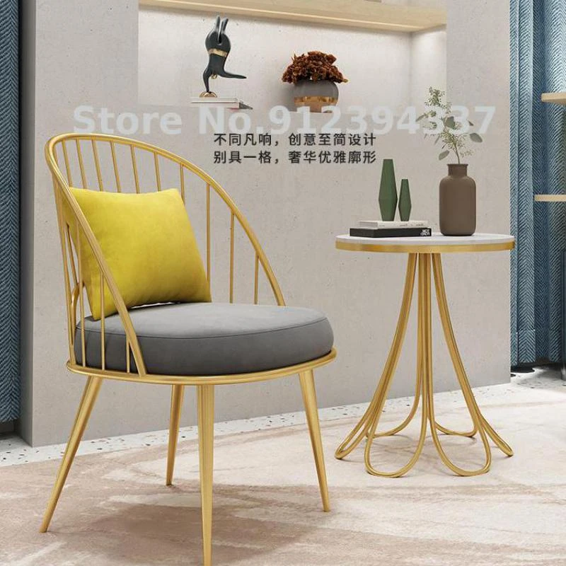 Silla de red para tienda de ropa, sillón simple de hierro ligero de lujo para salón de una mesa y dos sillas, mesa de tienda de uñas y chai| Sillas de sala