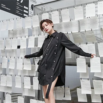 

Black shirt women's fashion design in autumn