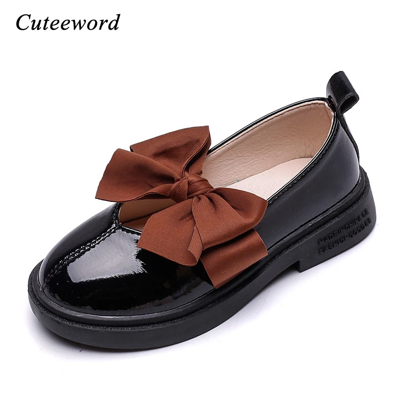 Filles enfants chaussures en cuir 2020 printemps nouveau fond souple confort anti-dérapant Bow enfants princesse chaussures petite fille chaussures noir blanc