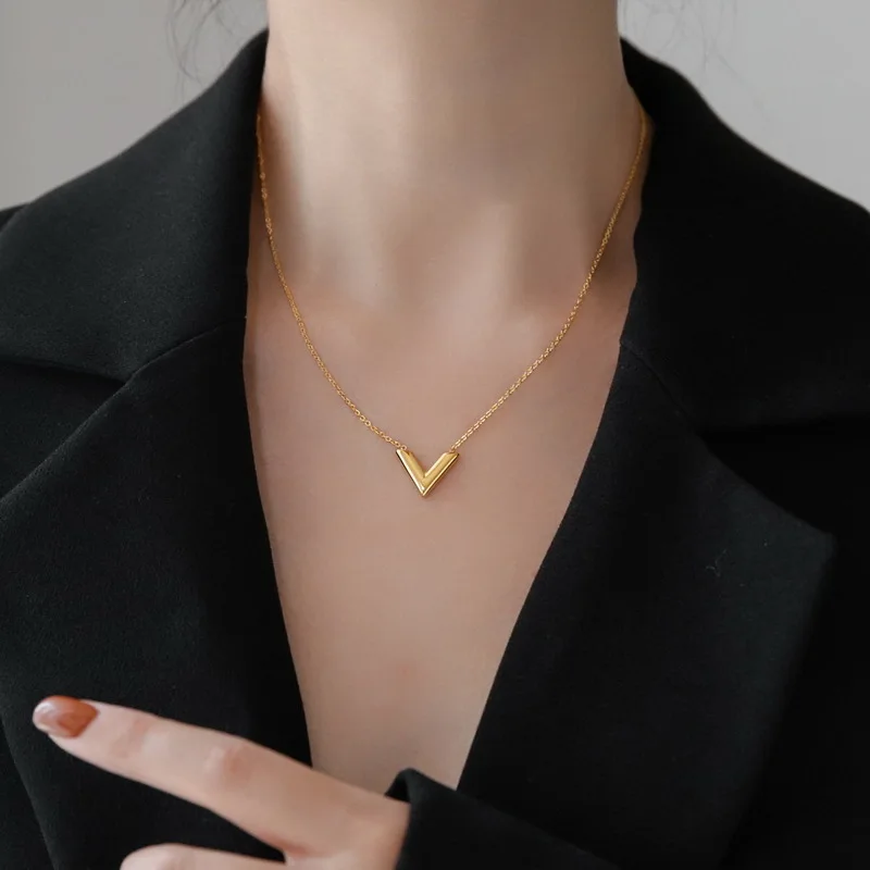 Pendant Simple Jewelry Brands Trendy Luxury Brand V Letter Design