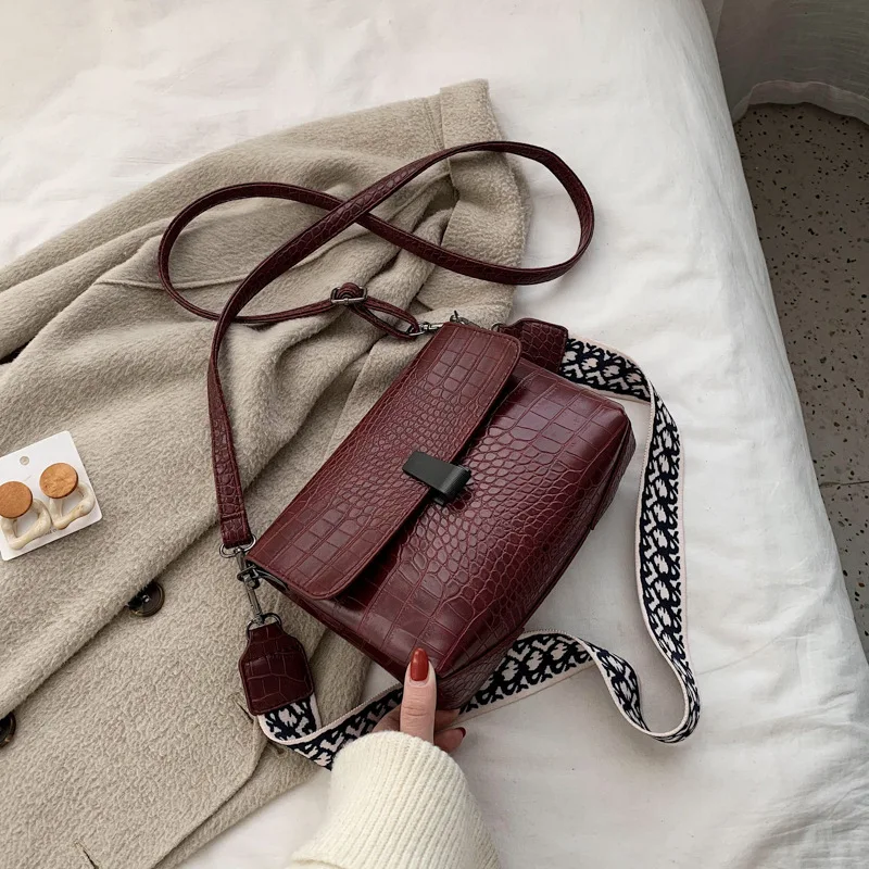 

2019 Winter New Style Bag Crocodile Pattern Korean-style Square Sling Bag Ethnic-Style Strap Shoulder suo kou bao