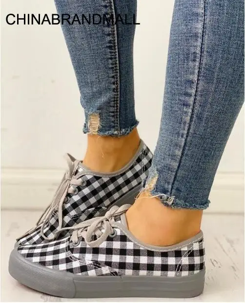 

Women Sneakers Leopard Rivets Shoes Women Canvas Shoes Leisure Lace-Up Low High Top Sneakers Basket Femme Big Size Women Shoes