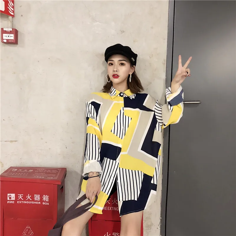 

# Harajuku-Style Geometry Irregular Contrast Color Stripes Print Shirt