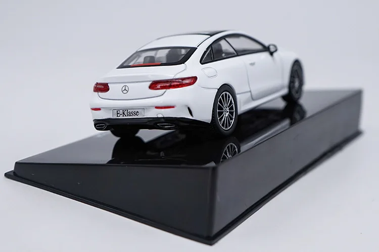 1:43 E300 E-KASE Coupe модель сплава автомобиля статические высокой моделирования металлические модельные автомобили с оригинальной коробкой