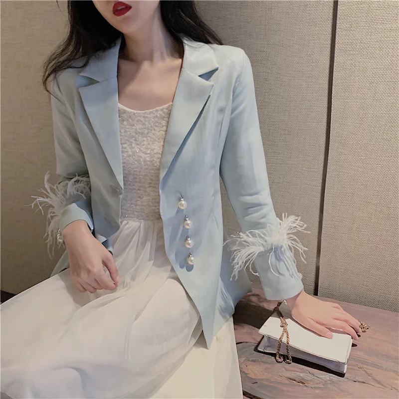 

Photo Shoot 2019 Autumn New Products Goddess-Style Slimming Pearl Clasp Feather Cuff Suit Jacket